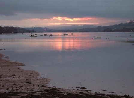 The river Teign By Derek Harper, CC BY-SA 2.0, https://commons.wikimedia.org/w/index.php?curid=12593418