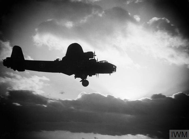 Short S.29 Stirling © IWM CH 11683